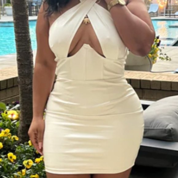 White Keyhole Dress - Picture 2 of 2